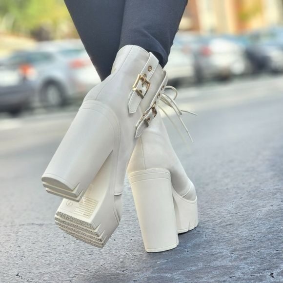 Women's Block Heel Lace Up Botties White Color - Picture 6 of 7